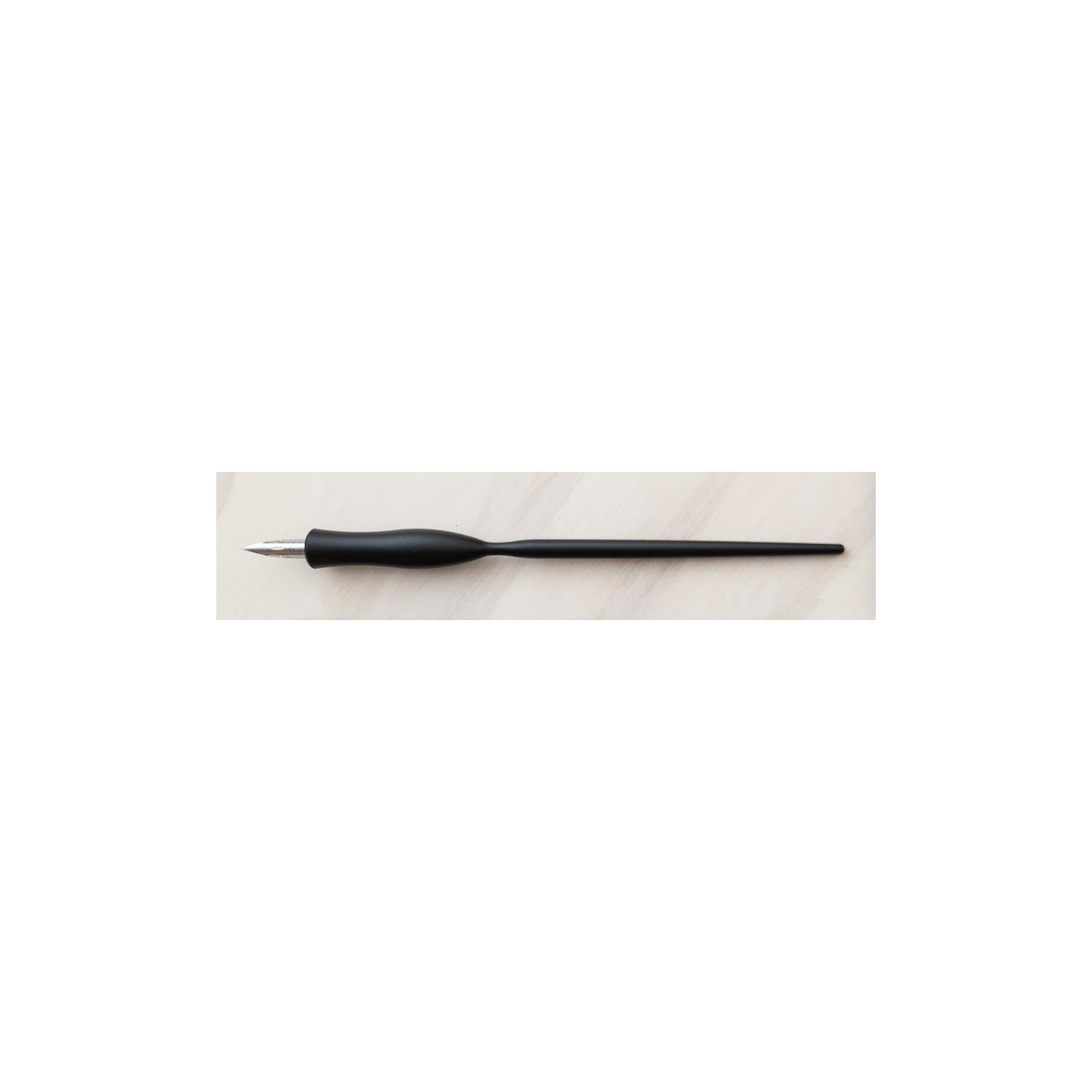 Stylo de calligraphie Tom's Studio Flourish noir droit