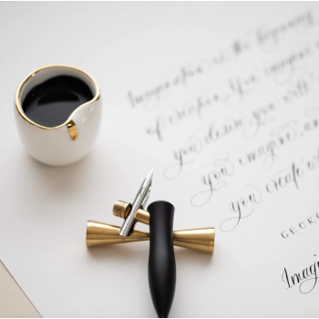 Stylo de calligraphie Tom's Studio Flourish noir oblique